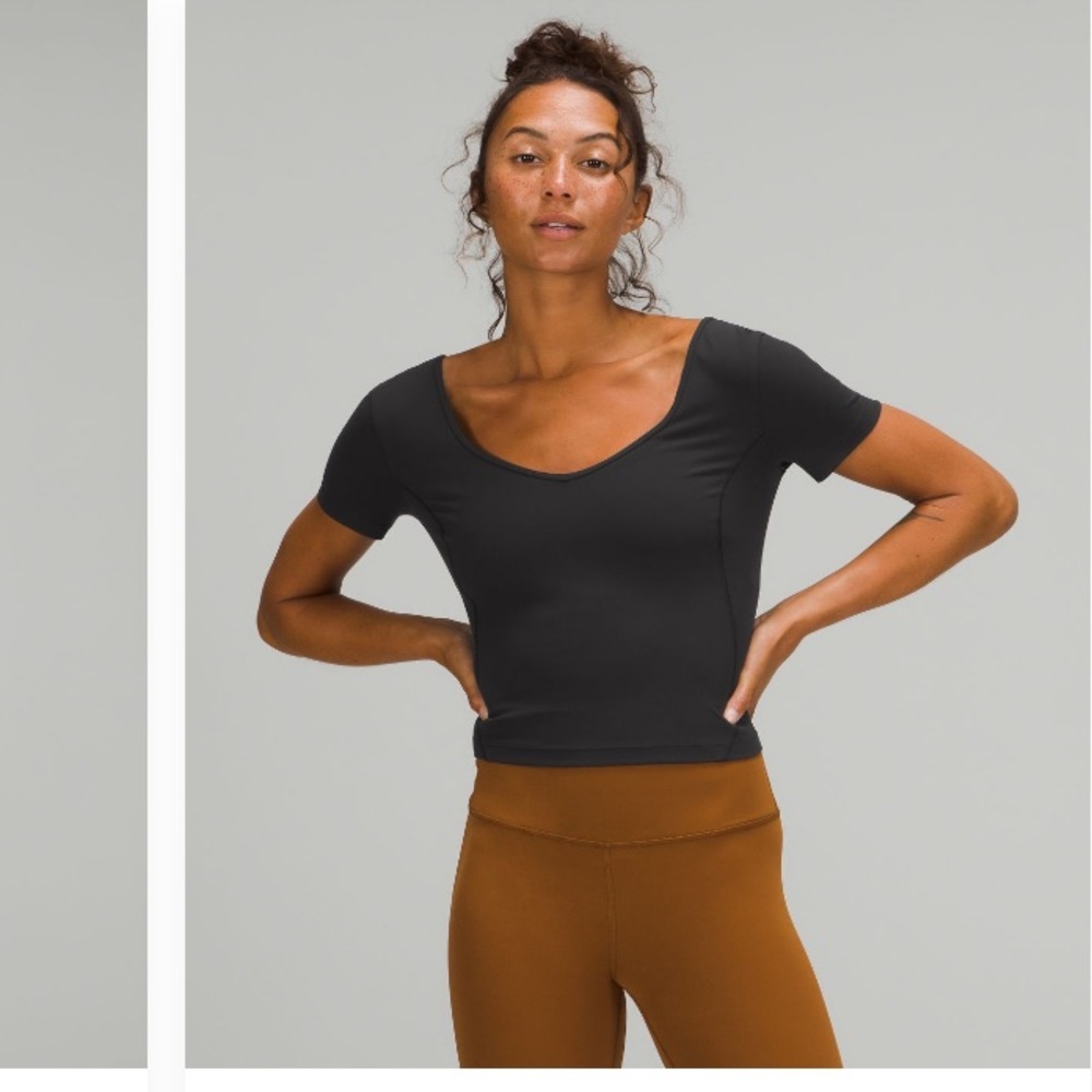 Lulu Lemon - Black Scoop Neck Crop Top
